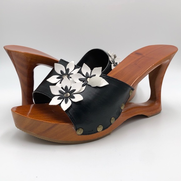 Shoes - Custom Hawaiian Black & White Wooden Mule Clogs